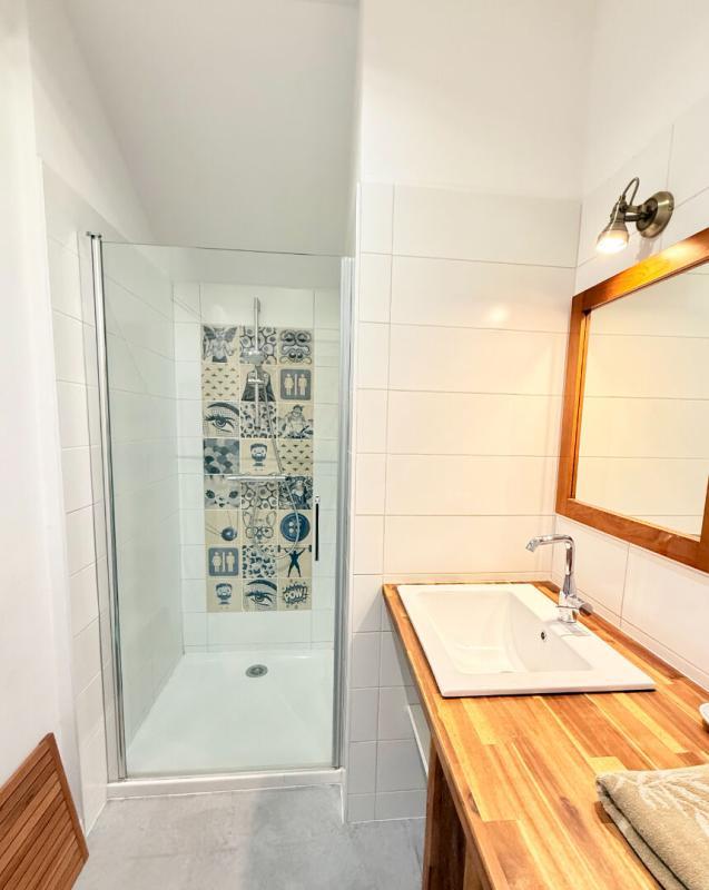 Maison - 209 m² - 9 pièces