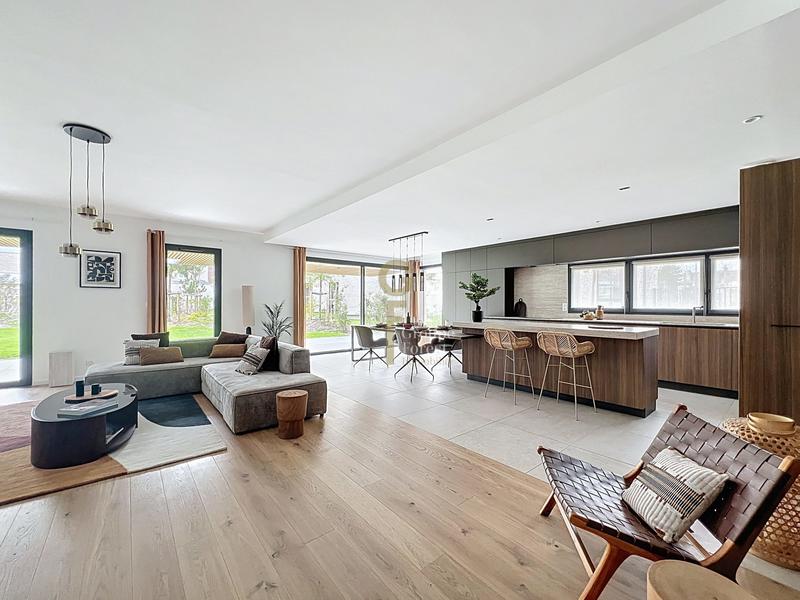 Appartement - 153 m² - 4 pièces