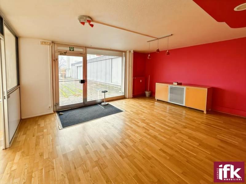 Local commercial - 90 m² - 4 pièces