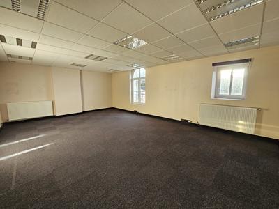 Bureau - 303 m² - 12 pièces