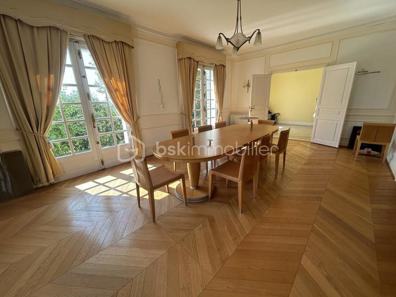 Propriété - 600 m² - 13 pièces