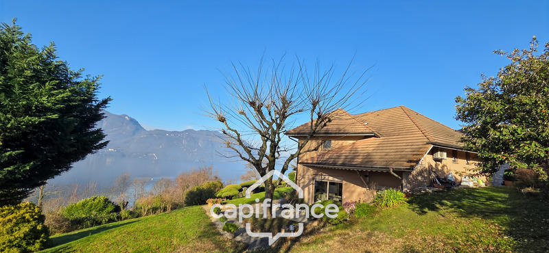 Maison - 207 m² - 7 pièces