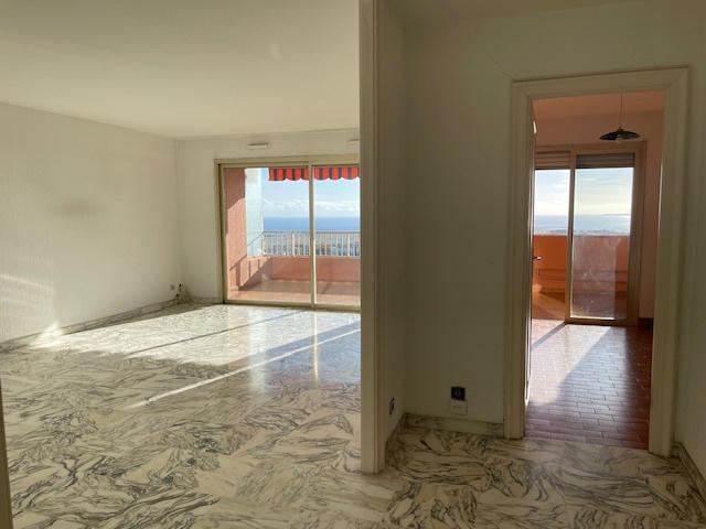 Appartement - 82 m² - 3 pièces