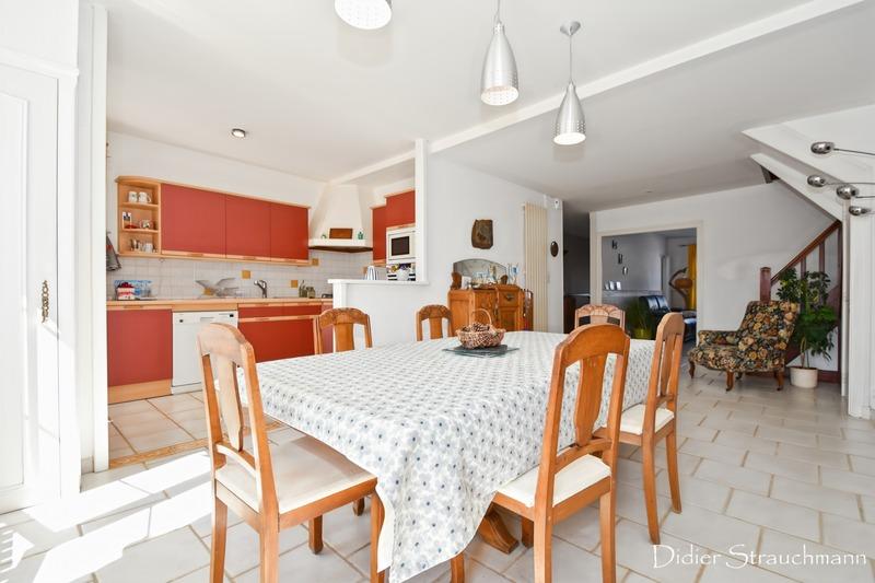 Maison - 206 m² - 7 pièces