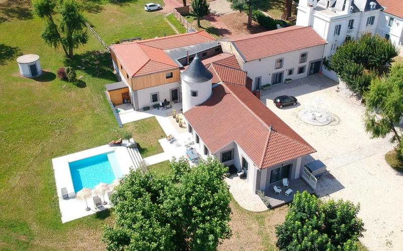 Château - 378 m² - 9 pièces