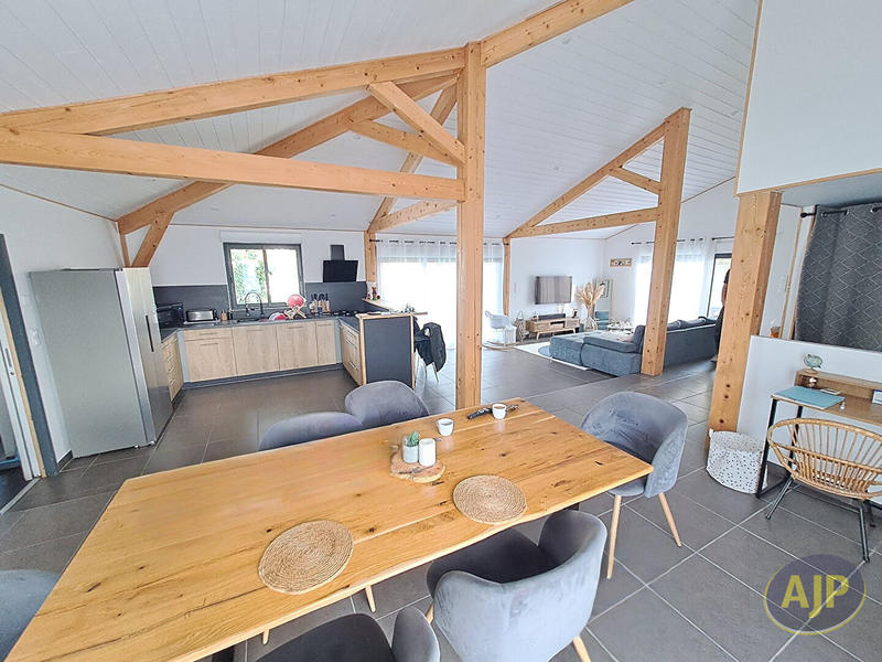 Maison - 136 m² - 5 pièces