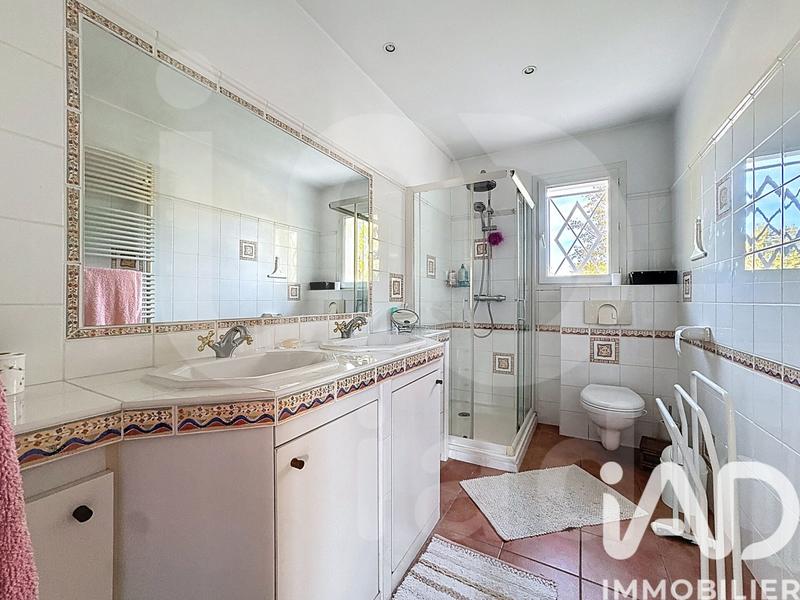 Maison - 211 m² - 7 pièces