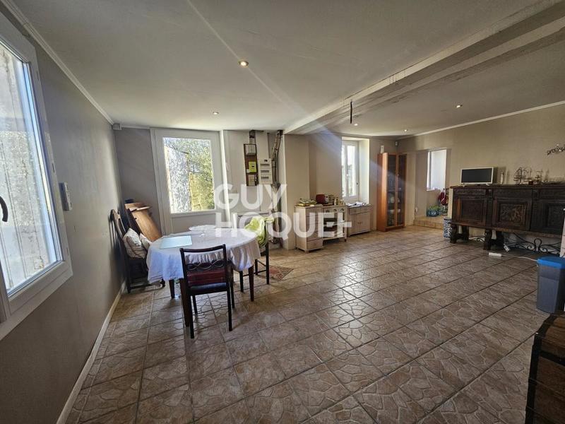 Maison - 240 m² - 7 pièces