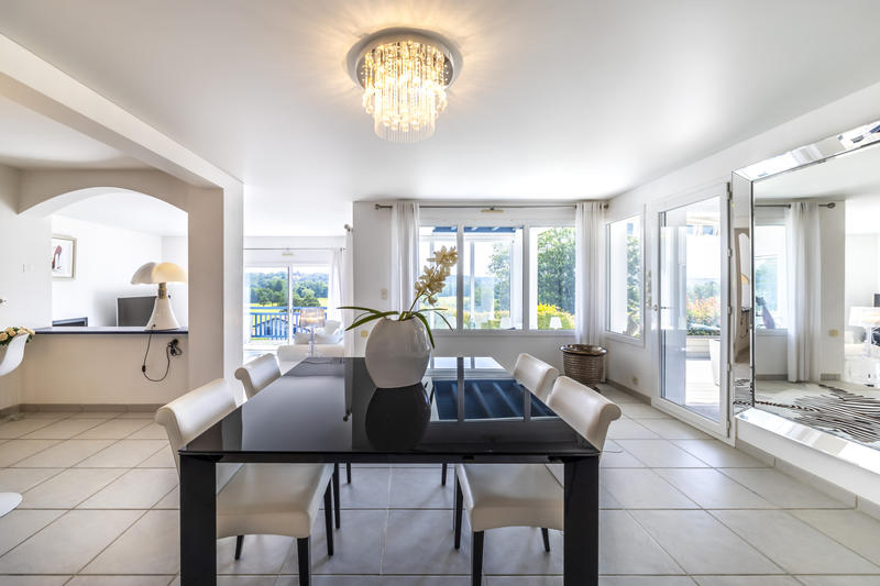 Villa - 200 m² - 5 pièces