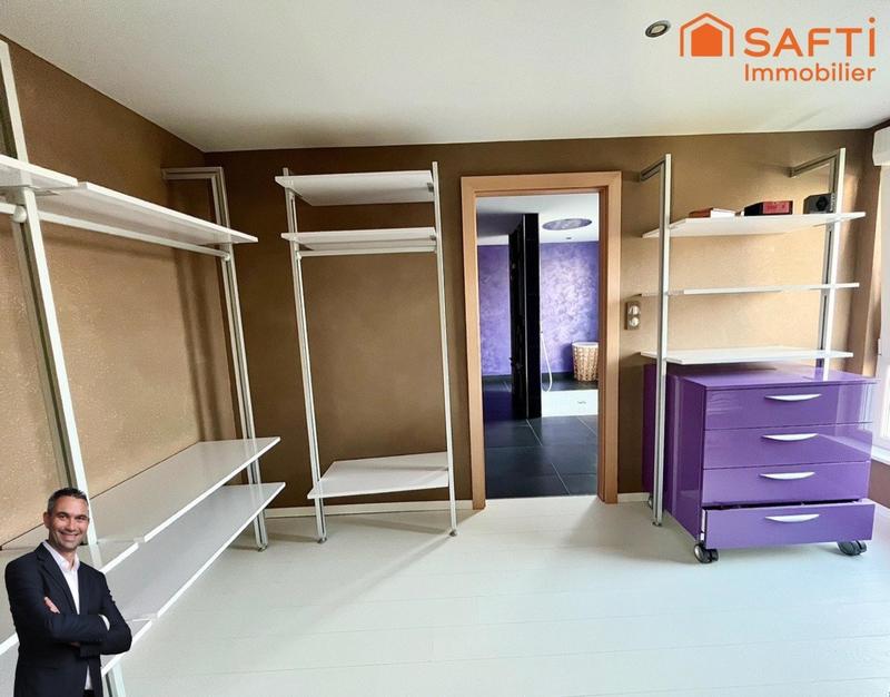 Maison - 236 m² - 5 pièces