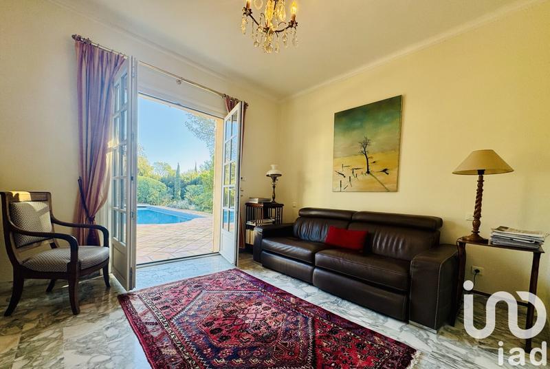 Maison - 350 m² - 8 pièces