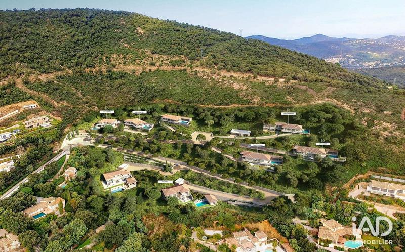 Maison - 398 m² - 7 pièces