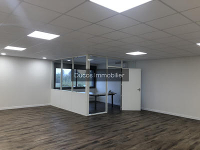 Local commercial - 90 m² - 1 pièce