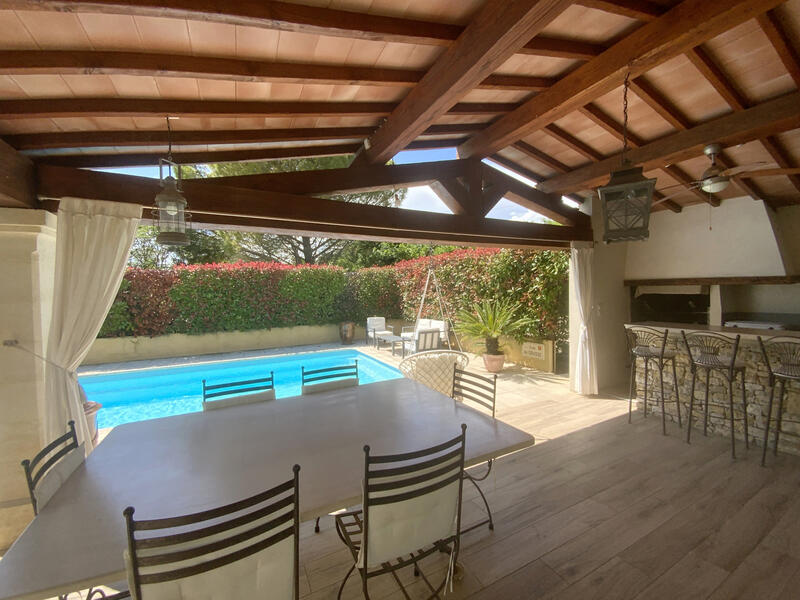 Maison - 210 m² - 6 pièces