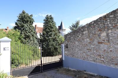Maison - 237 m² - 10 pièces