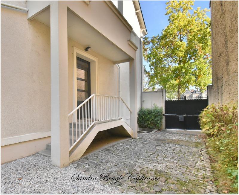 Maison de ville - 239 m² - 8 pièces