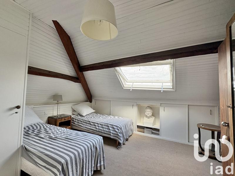 Maison - 177 m² - 9 pièces