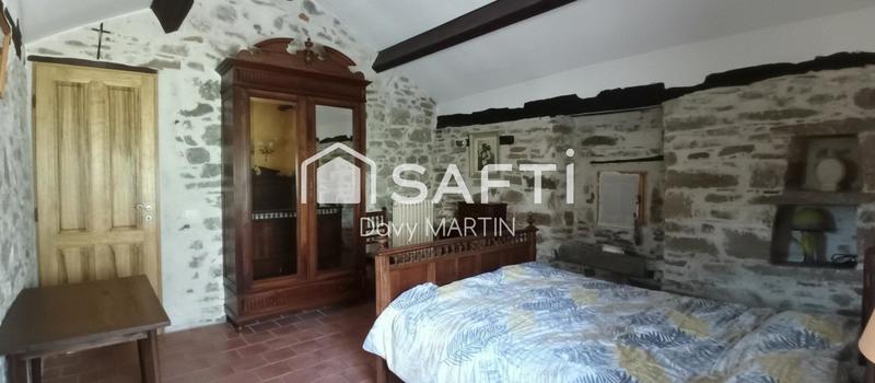 Maison - 219 m² - 8 pièces