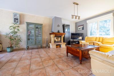 Maison - 137 m² - 5 pièces