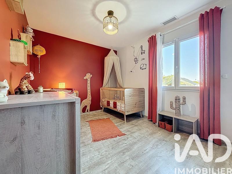 Maison - 200 m² - 8 pièces