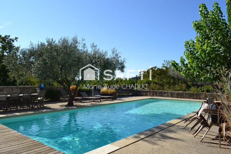 Maison - 292 m² - 9 pièces