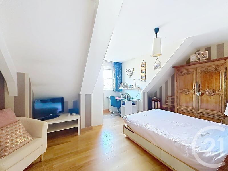 Maison - 190 m² - 6 pièces