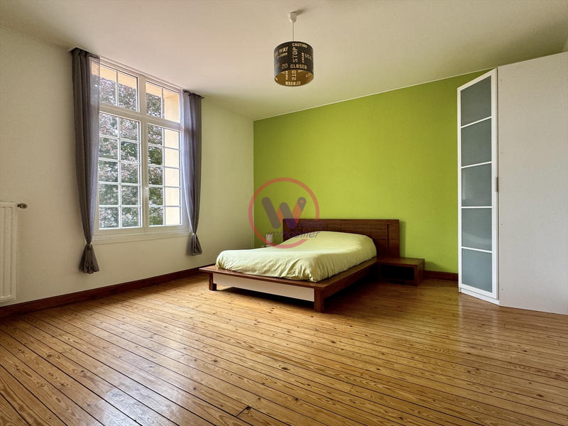 Maison - 237 m² - 7 pièces