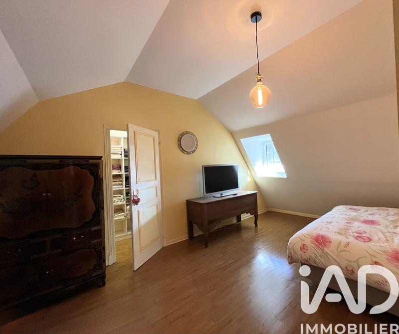 Maison - 200 m² - 8 pièces