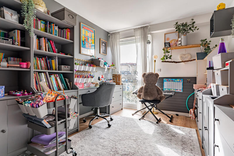 Bureau - 124 m² - 6 pièces