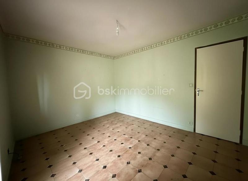 Maison - 240 m² - 10 pièces