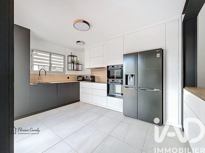 Maison - 206 m² - 7 pièces