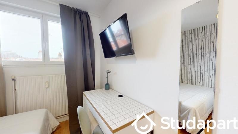 Chambre - 13 m² - 1 pièce