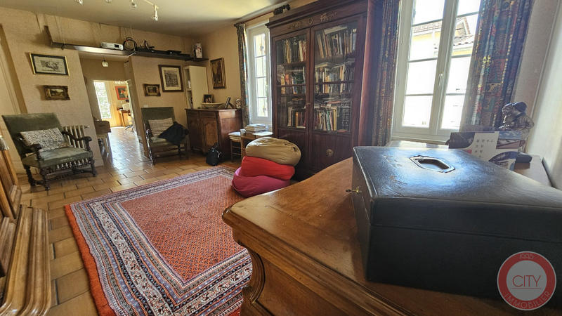 Maison ancienne - 270 m² - 10 pièces