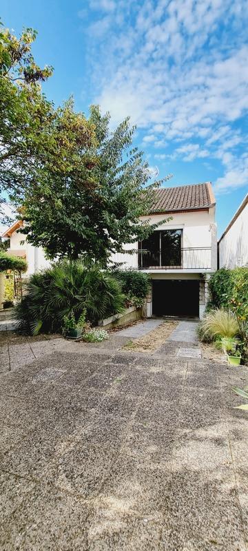 Maison - 143 m² - 5 pièces