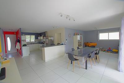 Maison traditionnelle - 157 m² - 5 pièces