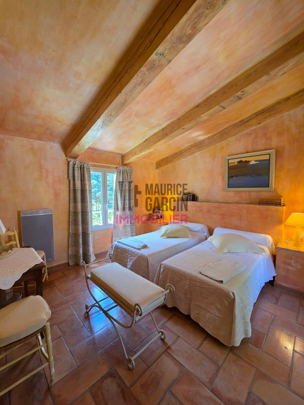 Maison - 183 m² - 5 pièces