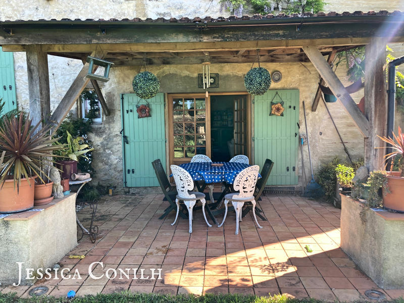 Maison - 234 m² - 7 pièces