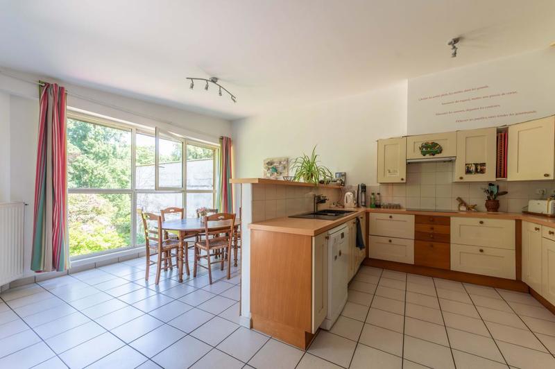 Maison - 235 m² - 8 pièces