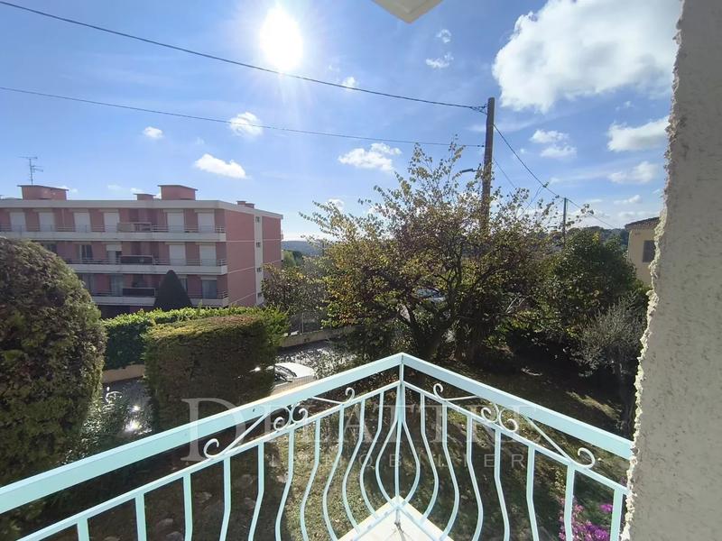 Appartement - 105 m² - 3 pièces