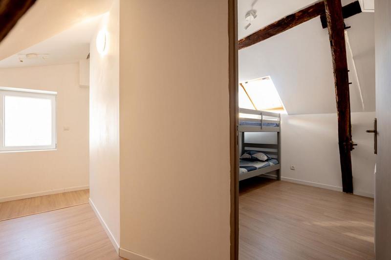 Maison - 212 m² - 8 pièces