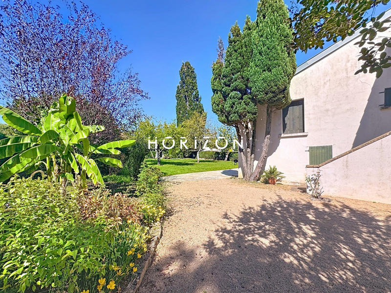 Maison ancienne - 205 m² - 8 pièces