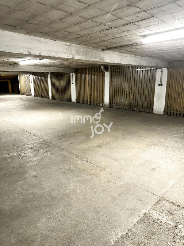 Parking / Garage - 16 m²