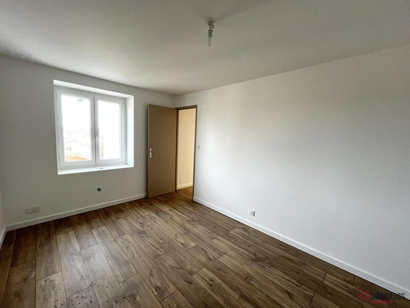 Maison - 84 m² - 5 pièces