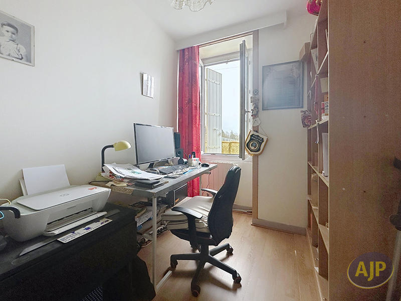 Maison - 220 m² - 9 pièces