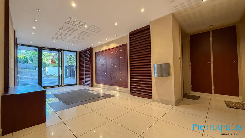 Appartement - 102 m² - 4 pièces