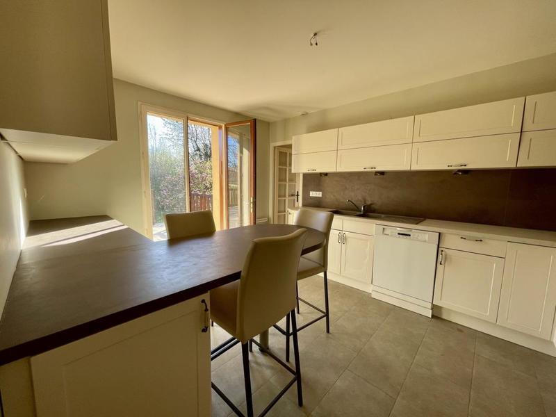 Maison - 210 m² - 7 pièces