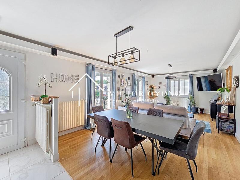 Maison - 250 m² - 9 pièces