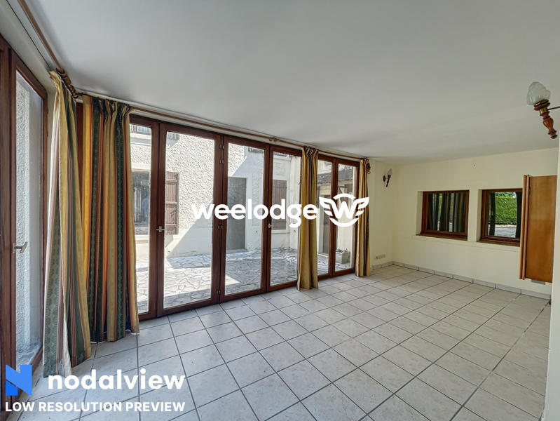 Maison - 313 m² - 10 pièces