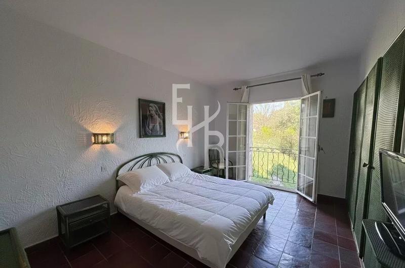 Appartement - 222 m² - 5 pièces