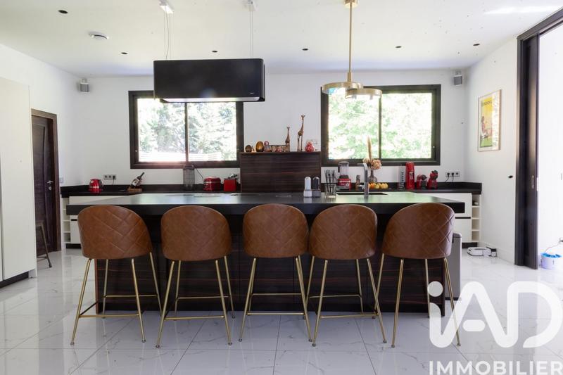 Maison de maîtres - 695 m² - 16 pièces